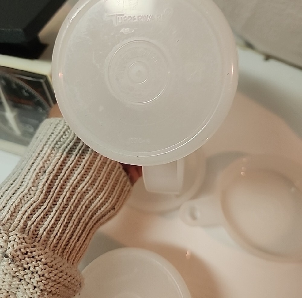 Tupperware Stackable Measuring Cup Set And Kitchen Queen Balance - Picture 9 of 10